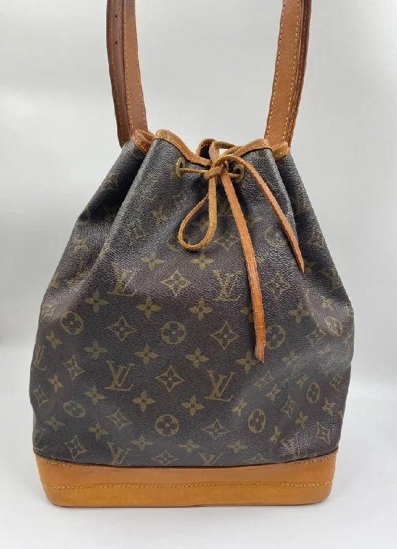 Louis Vuitton tote bags with a spacious interior and multiple pocketsLouis Vuitton Noé Bag