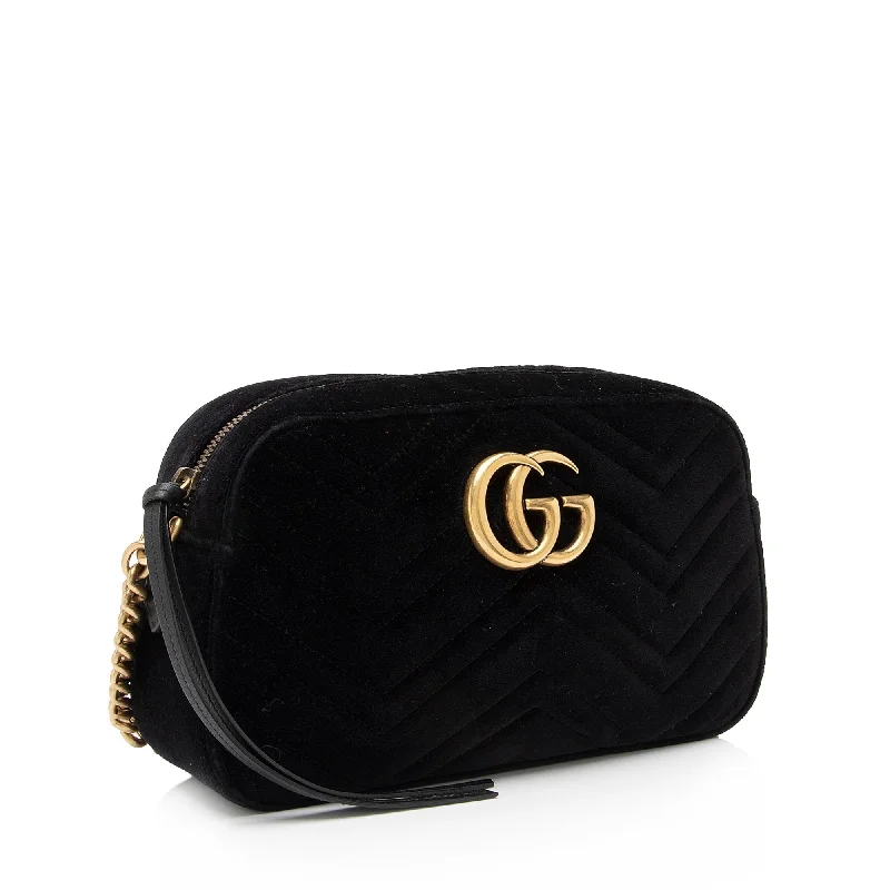 Ladies Gucci shoulder bags with a magnetic - closure flapGucci Matelasse Velvet GG Marmont Small Shoulder Bag (SHF-zFaOw0)