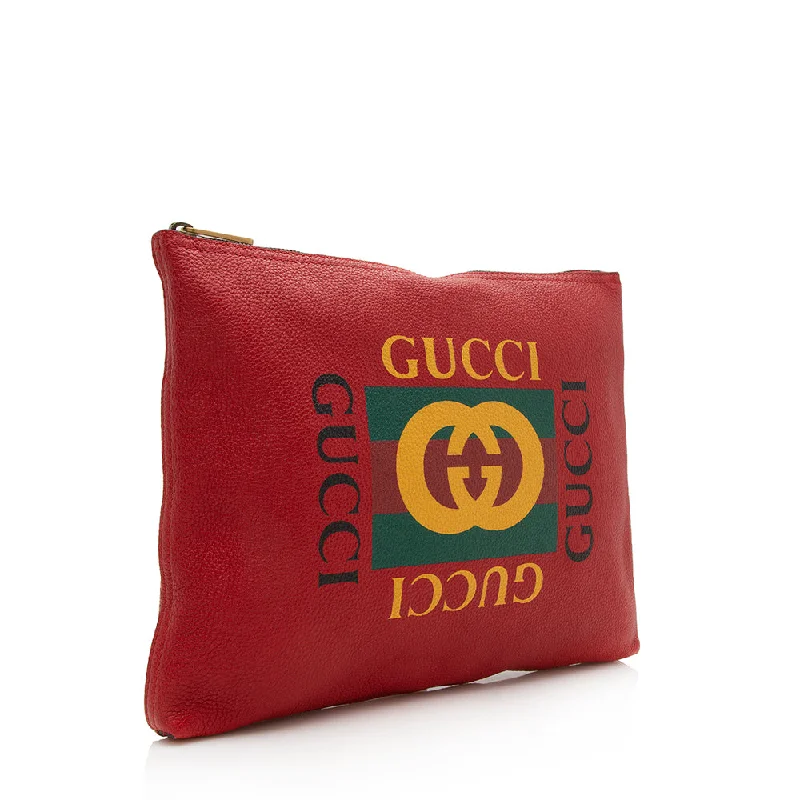 Gucci tote bags for women with a water - resistant coatingGucci Pebbled Leather Logo Zip Pouch (SHF-12973)