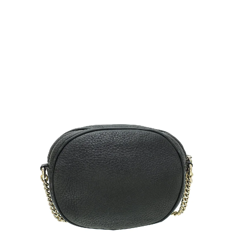 Women Gucci bags with a snap - button closure and a decorative charmGucci Black Soho Tassel Mini Chain Bag