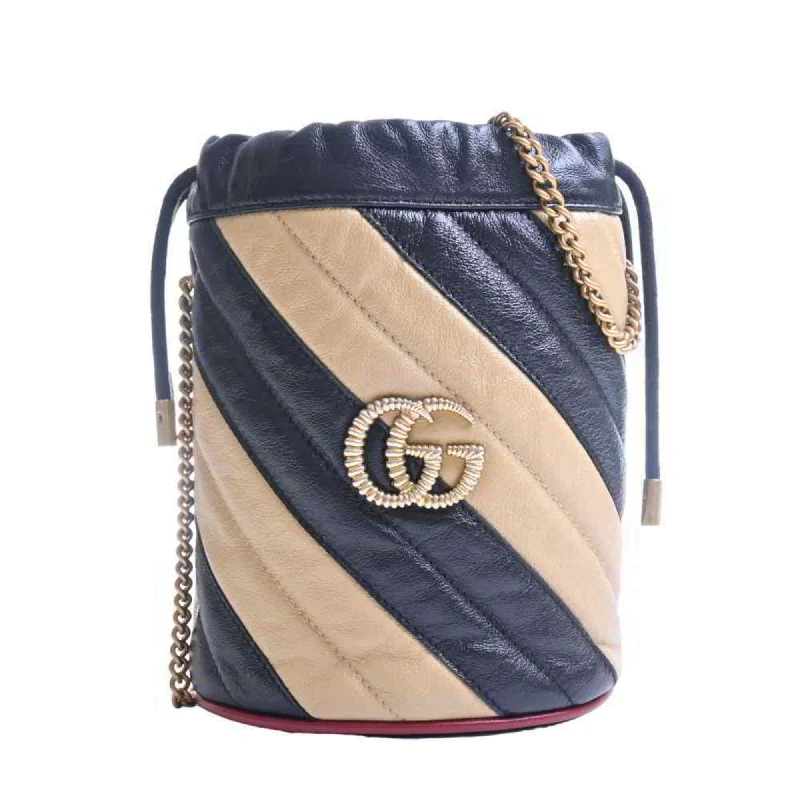 Women Gucci bags with a front - flap pocket for quick - access itemsGucci Leather GG Marmont Quilted Chain Shoulder Bag Black/Beige