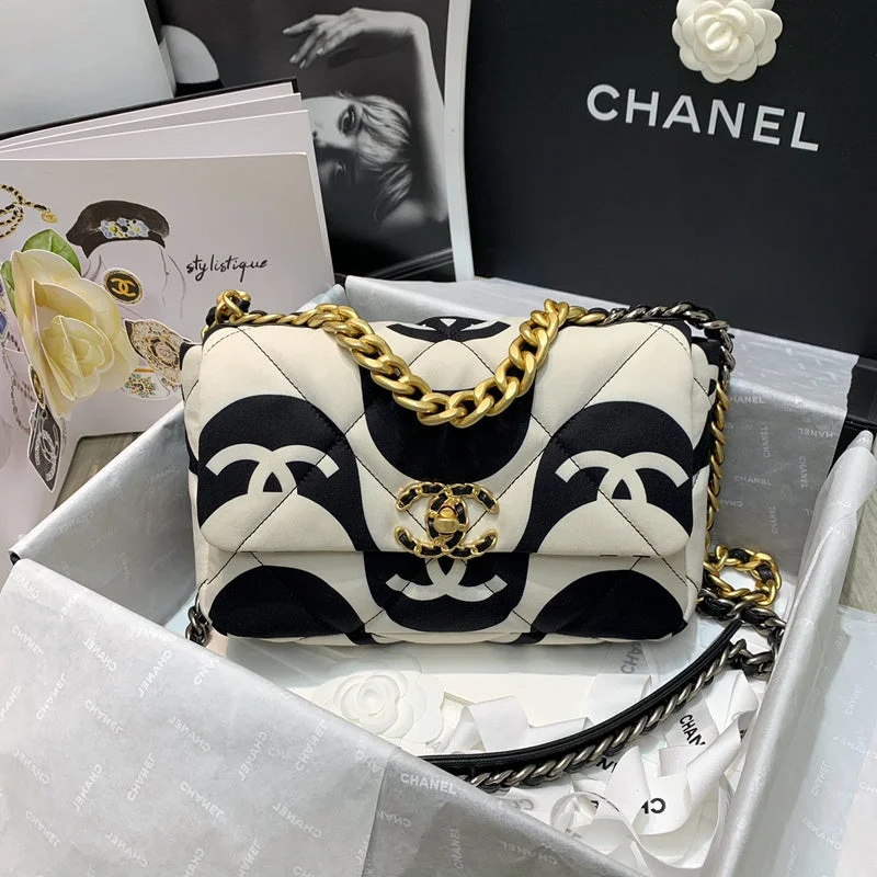 Chanel Chain Strap Handbag for Everyday UseBC - CHANEL Bags - 1717