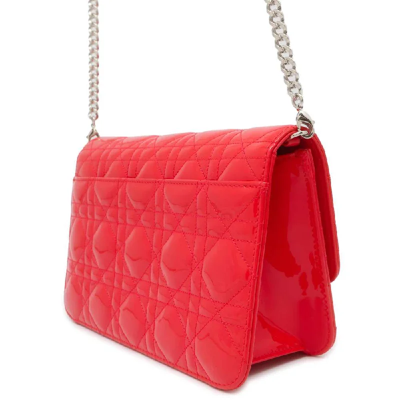 Chanel bags for a polished and professional appearanceTrendsetting Christian Dior crossbody bags with a colorful strapDior Miss Dior Cannage New Rock Chain Wallet Red Patent Leather