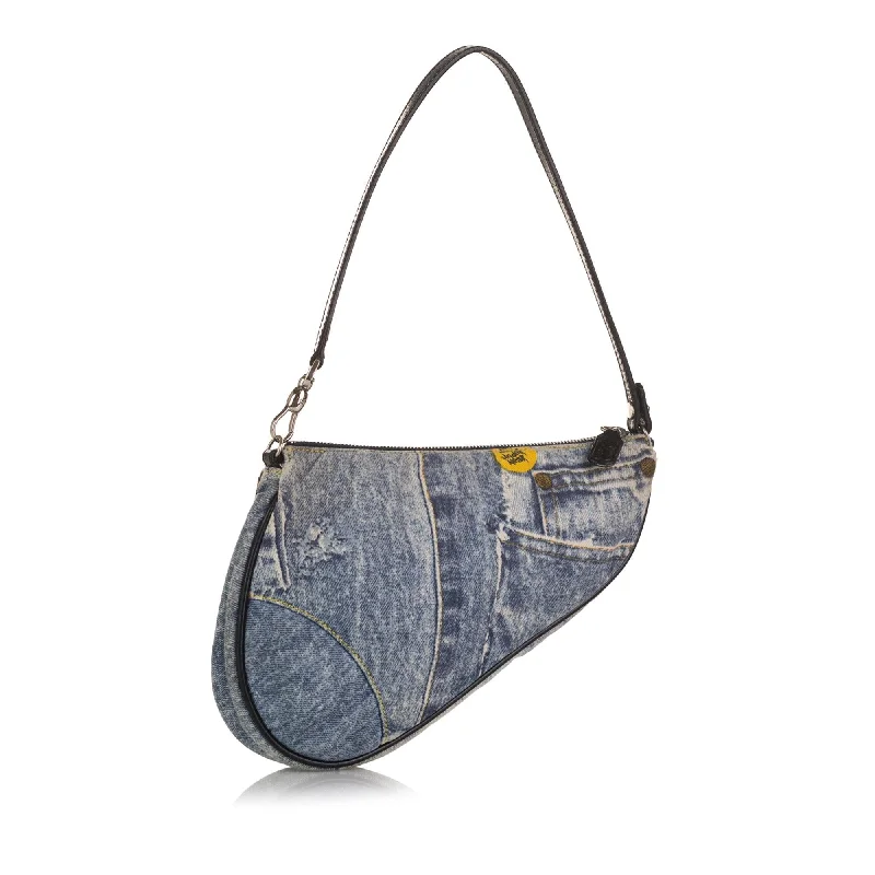 Chanel Lightweight Handbag for Daily ErrandsChristian Dior tote bags with a printed Dior logo on the frontDior Mini Denim Saddle Pochette (37105)