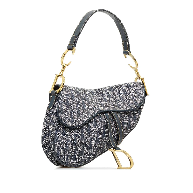 Chanel Handbag with Adjustable Strap for ComfortChristian Dior bags with a quilted pattern and gold - toned hardwareDior Oblique Saddle (QLcsto)