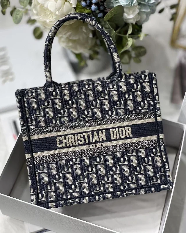 Chanel bags with chain and leather strap combinationsChristian Dior bags with a side - pocket for holding a water bottleDior Women Book Tote Bag