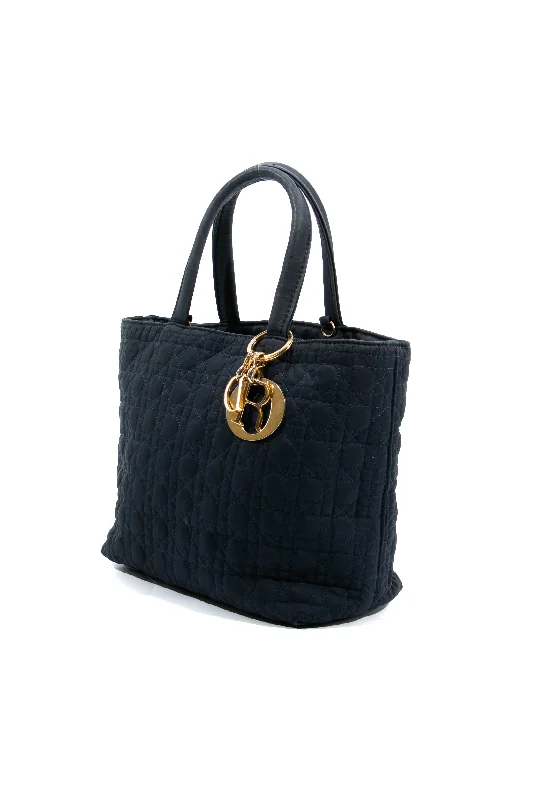 Chanel bags perfect for everyday elegChristian Dior bags with a detachable coin purse insideMedium Lady Dior