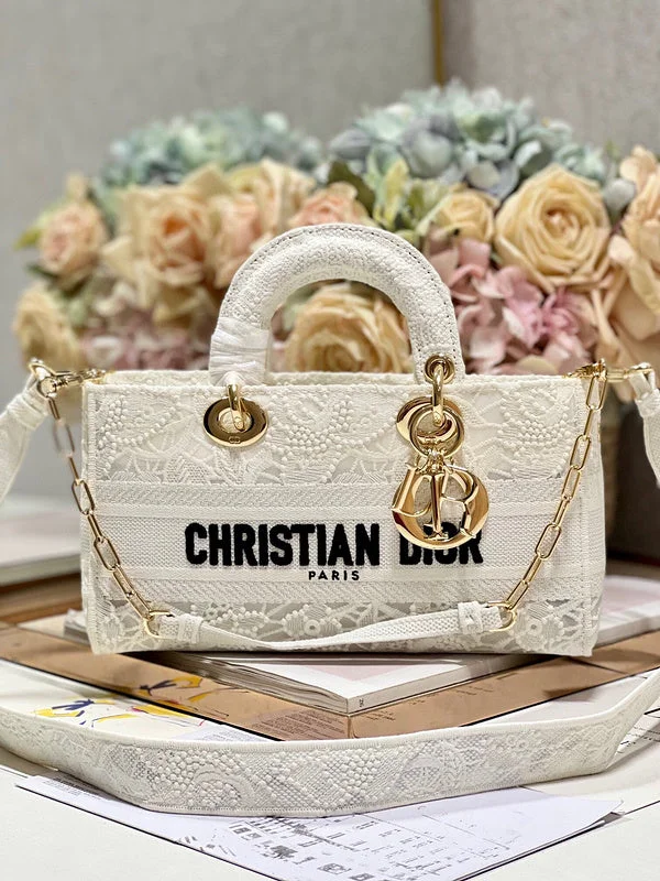 Chanel bags perfect for everyday elegChristian Dior handbags with a snap - button closure and a decorative buckleWF - Dior Bags - 399