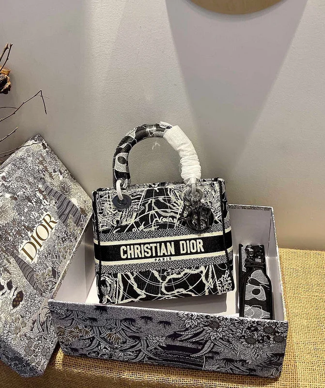 Chanel bags with the perfect balance of luxury and functionalityChristian Dior tote bags with a printed Dior logo on the frontWF - Dior Bags - 421